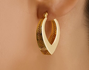 Solid Gold V Shaped Bold Huggie Hoop Earrings, Fine Handmade Gold Jewelry, 14K Curved Chunky Earrings, Summer Wedding Gift