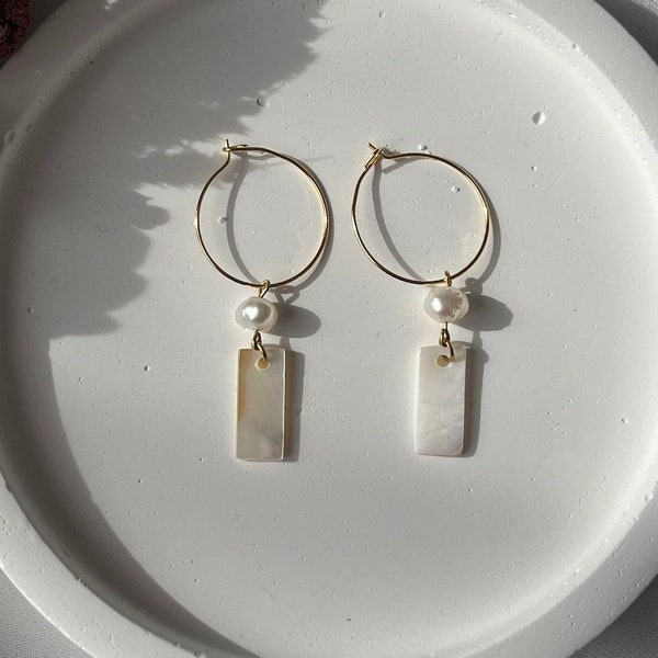 Pearl Hoops Earrings, Vintage Pearl Earrings, Hoops Earring, Vintage Hoops Earrings, Mother of Pearl Earrings, Dainty Hoops Earrings