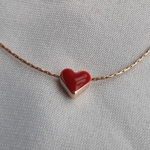 Minimalistische rote Herz Halskette, Herz Choker Halskette, kleine rote Herz Halskette, kleiner Herz Anhänger, roter Herz Schmuck, Liebesschmuck