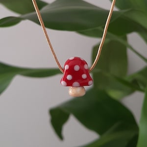 Murano Glass Mushroom Necklace, Amanita Murano Glass Pendant, Mushroom Figure Bead, Murano Glass Jewelry, Glass Necklace, Red Mushroom