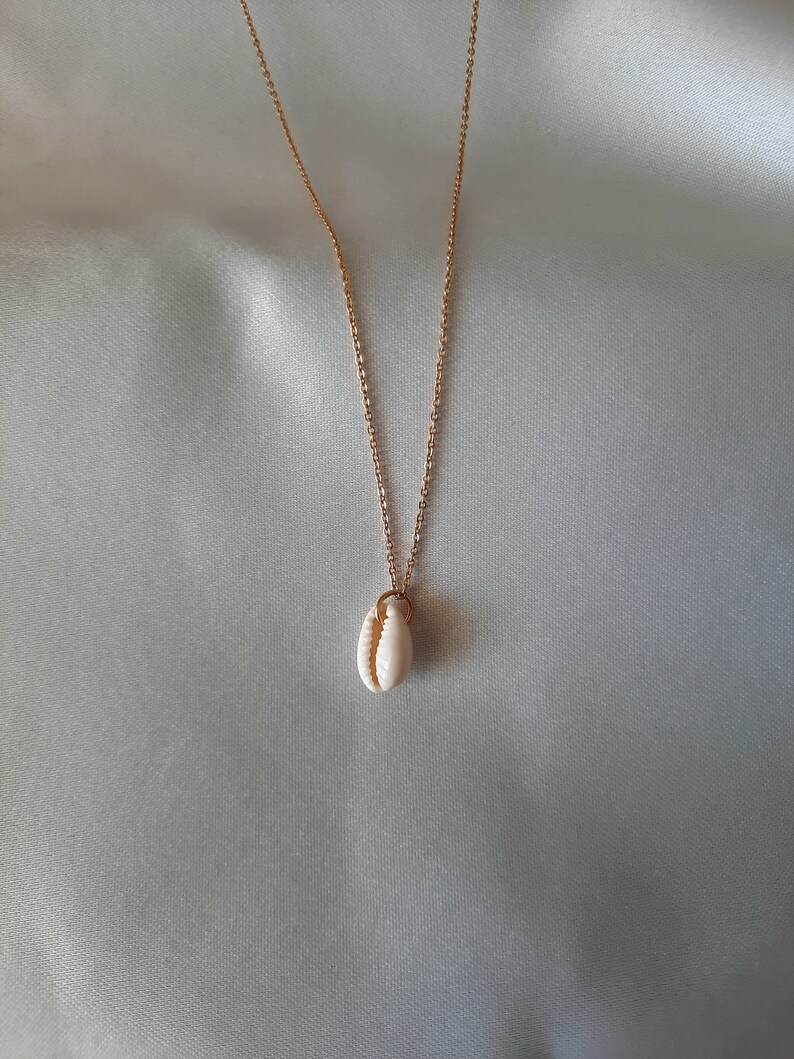 Cowrie Sea Shell Necklace, White Conch Seashell Necklace, Natural Sea ...