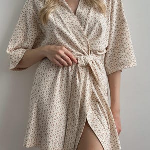 Short cotton kimono robe,  ivory with terracotta roses, lightweight floral wrap