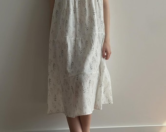 Lichtgewicht mousseline zomerjurk met wilde bloemenprint