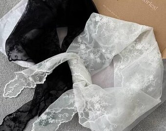 Women’s lace headscarf boho romantic accessory