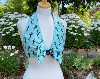 Top halter estilo años 50, talla mediana, pieza única hecha en taller.