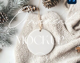 Mockup di ornamento natalizio / Mockup di ornamento in ceramica bianca / Mockup di ornamento circolare / Mockup di Natale neutro / SC014 - 002