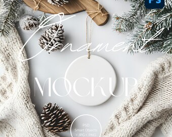Mockup di ornamento natalizio / Mockup di ornamento in ceramica bianca / Mockup di ornamento circolare / Foto stock in stile / Immagine JPEG digitale / SC014 - 001