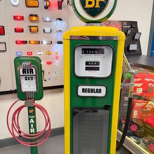 Vintage BP Petrol Pump With Fridge. Perfect for Man Cave Decor / Automobilia