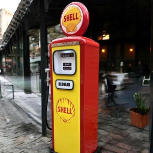 Vintage Shell Petrol Pump. Perfect for Man Cave decor / Automobilia