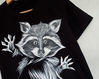 Camiseta con estampado de mapache, camiseta con arte de vida silvestre pintada a mano, camiseta divertida de animales, ropa para amantes de la naturaleza, camiseta con retrato de mapache personalizado, regalo unisex