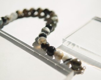 Agate Choker Necklace with Sterling Silver Accents Handmade Statement Jewelry Inspired by Nature’s Elegance Unique Gemstone Necklace