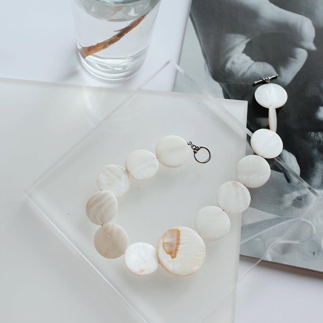 Handmade Mother-of-Pearl Disc Choker Necklace with Silver Hardware – Minimalist Natural Shell Statement Jewelry by VVS