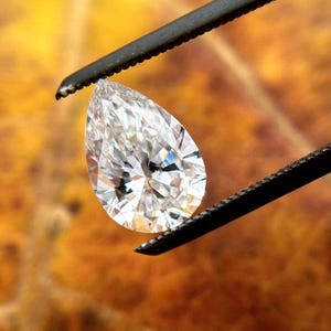 IGI Certified 5.00 Ct Pear Cut Lab Diamond | F Color VS1 Clarity | Colorless Loose Diamond for Engagement Ring or Custom Fine Jewelry Design