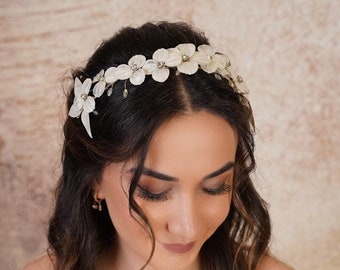 White Resin Bead Detailed Silver Bridal Crown