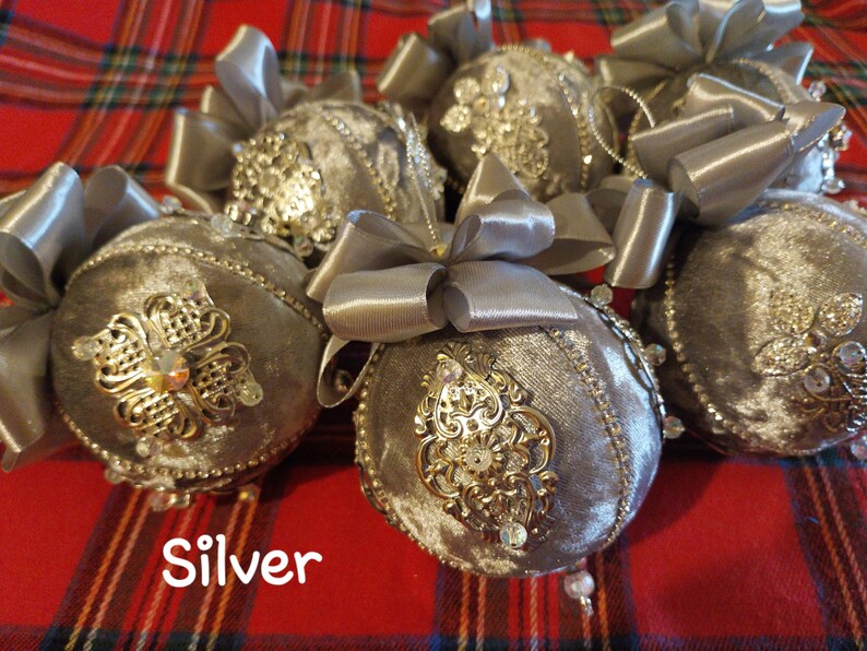 Set of 6 orìginally designed and handmade jeweled filigree Velvet Christmas baubles 8cm diameter each zdjęcie 4