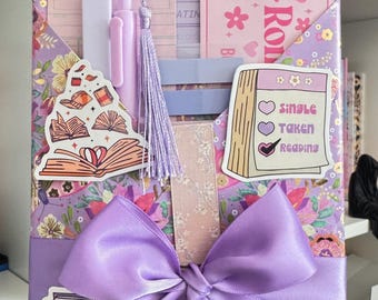 Blind Date with a Book Gift Set: Surprise Romantasy Book Box