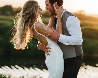 Land-minimalistisches Meerjungfrau-Hochzeitskleid | Brautkleider aus Satin mit V-Ausschnitt | Rückenfreies Strand-Hochzeits-Brautkleid mit Knöpfen für Frauen | Handgefertigt