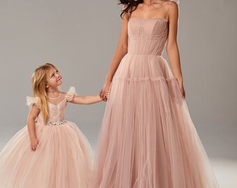 Elegant Blush Pink Spaghetti Strap Longo Prom Dresses | A-Line Party Gown | Puffy Tulle Princess Style | Romantic Gift for Her