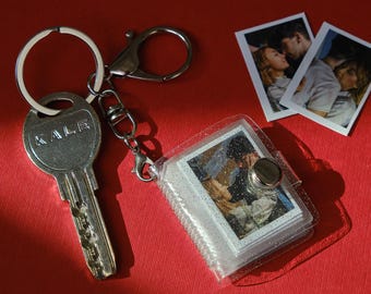 Mini Photo Album Keychain with 16 Photos, Glitter/Transparent Cover, Pocket Size Photo Book Album, Custom Memory Keychain for Couples Family