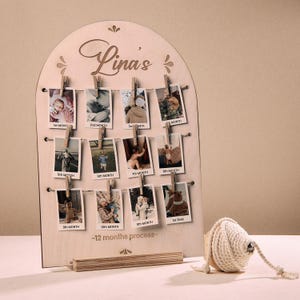 Présentoir photo personnalisé pour la première année de bébé, 12 supports pour photos avec pinces à linge, tableau des jalons en bois, meilleur cadeau pour une baby shower, 1er anniversaire