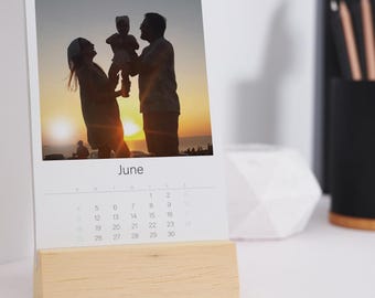 2026 Fotokartenkalender mit Holzständer, benutzerdefinierter monatlicher Tischkalender, Tischfotodruckanzeige, Weihnachtsgeschenk für Sie und Ihn Teenager
