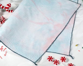 Sonriendo es mi favorito teñido a mano Aida - Elfo inspirado punto de cruz azul rosa Navidad, bordado