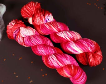 Hilo Spellbound inspirado en Hocus Pocus, rojo, rosa y blanco