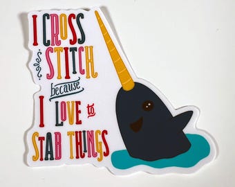 Bordo en punto de cruz porque me encanta apuñalar cosas - Pegatina - Bordado inspirado en elfos