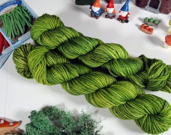 Hilo de hierba verde primavera, calcetines voluminosos DK de lana peinada