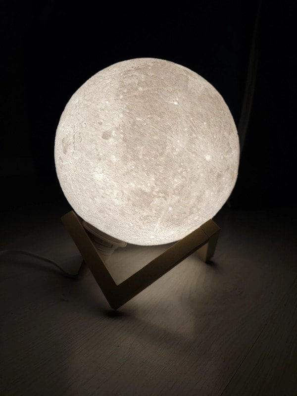 Lampe Lune 3D 180mm – Veilleuse LED Design Réaliste – Lampe d’Ambiance Chambre – Cadeau Original Femme Homme – Déco Moderne