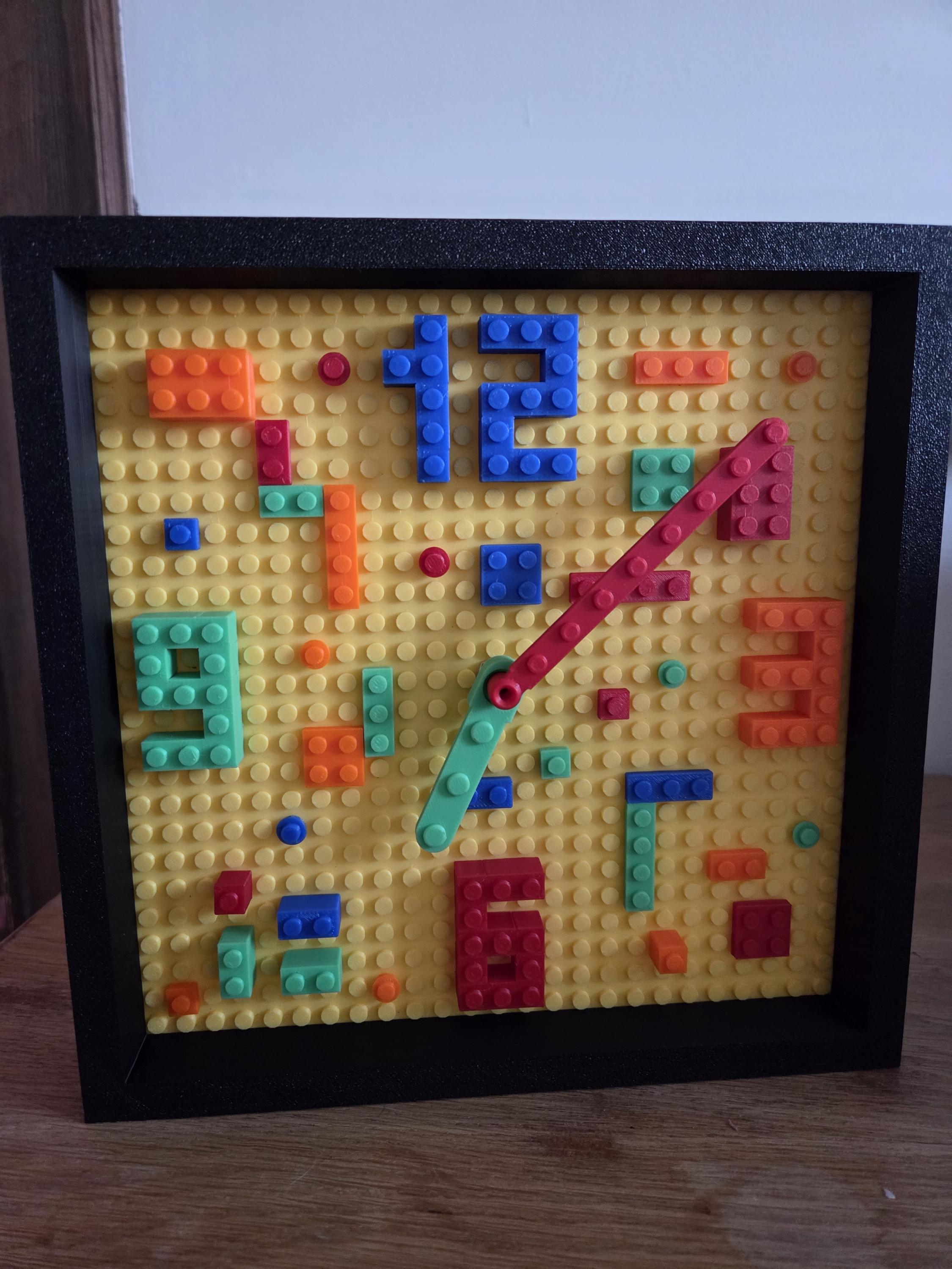 Horloge murale style briques colorées – Déco chambre enfant – Horloge design ludique – Cadeau original – Impression 3D