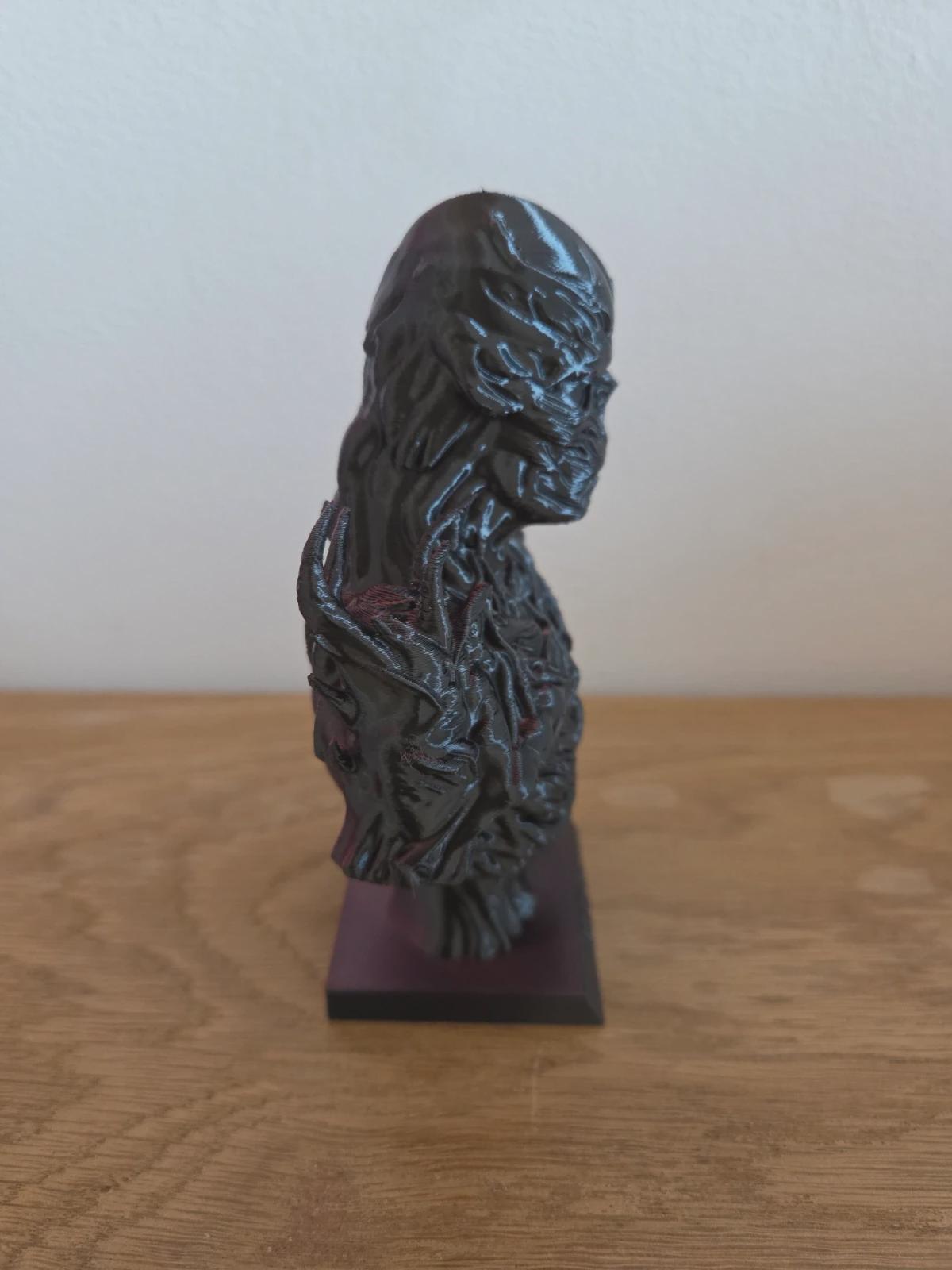 Figurine Vecna (Stranger Things) imprimée 3D | Filament dual color noir & rouge brillant | Déco geek / cadeau fan série