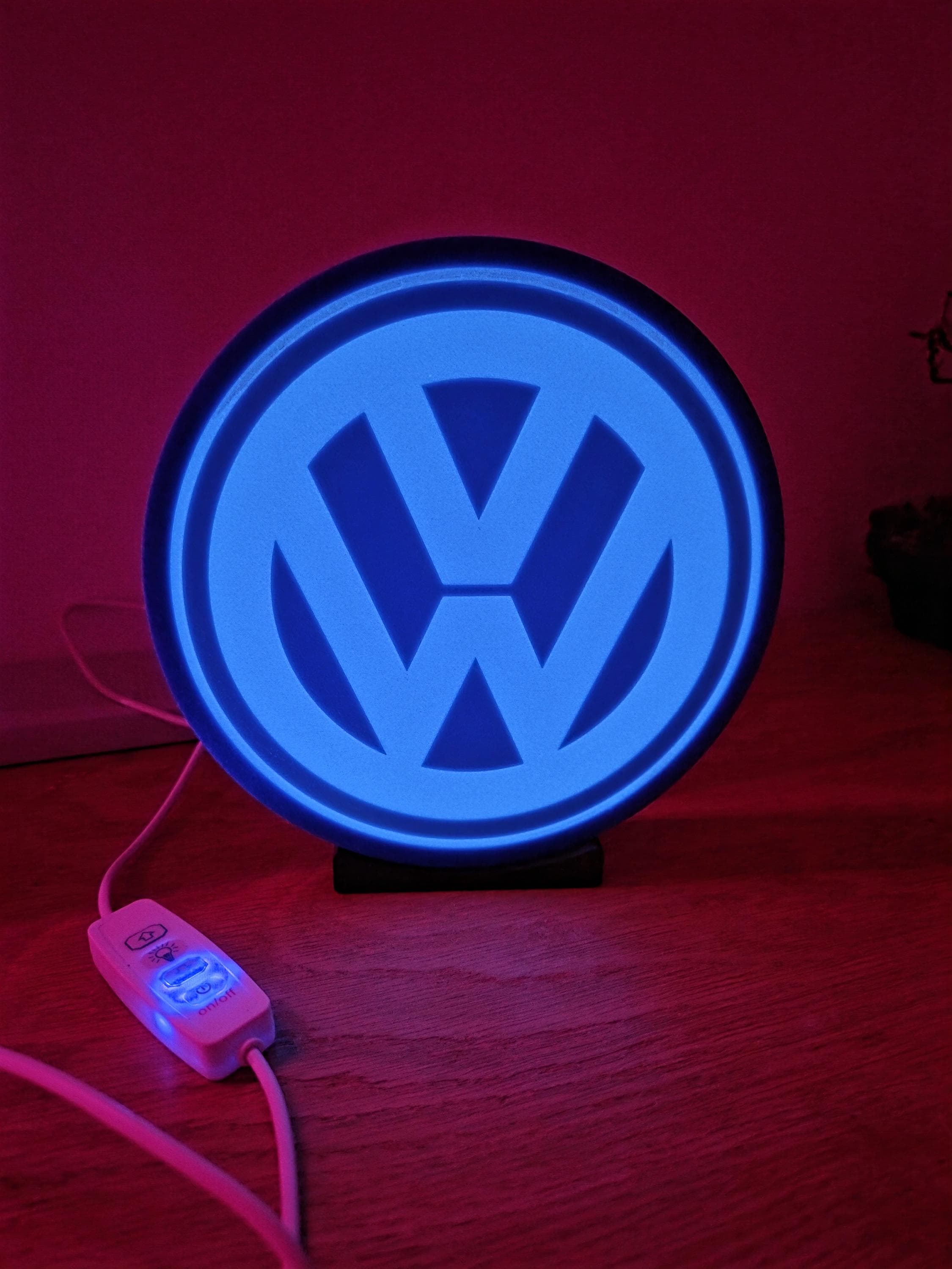 Lampe Logo personnalisée | Veilleuse “glow in the dark” | Intensité réglable | LED COB | Déco chambre / bureau / garage