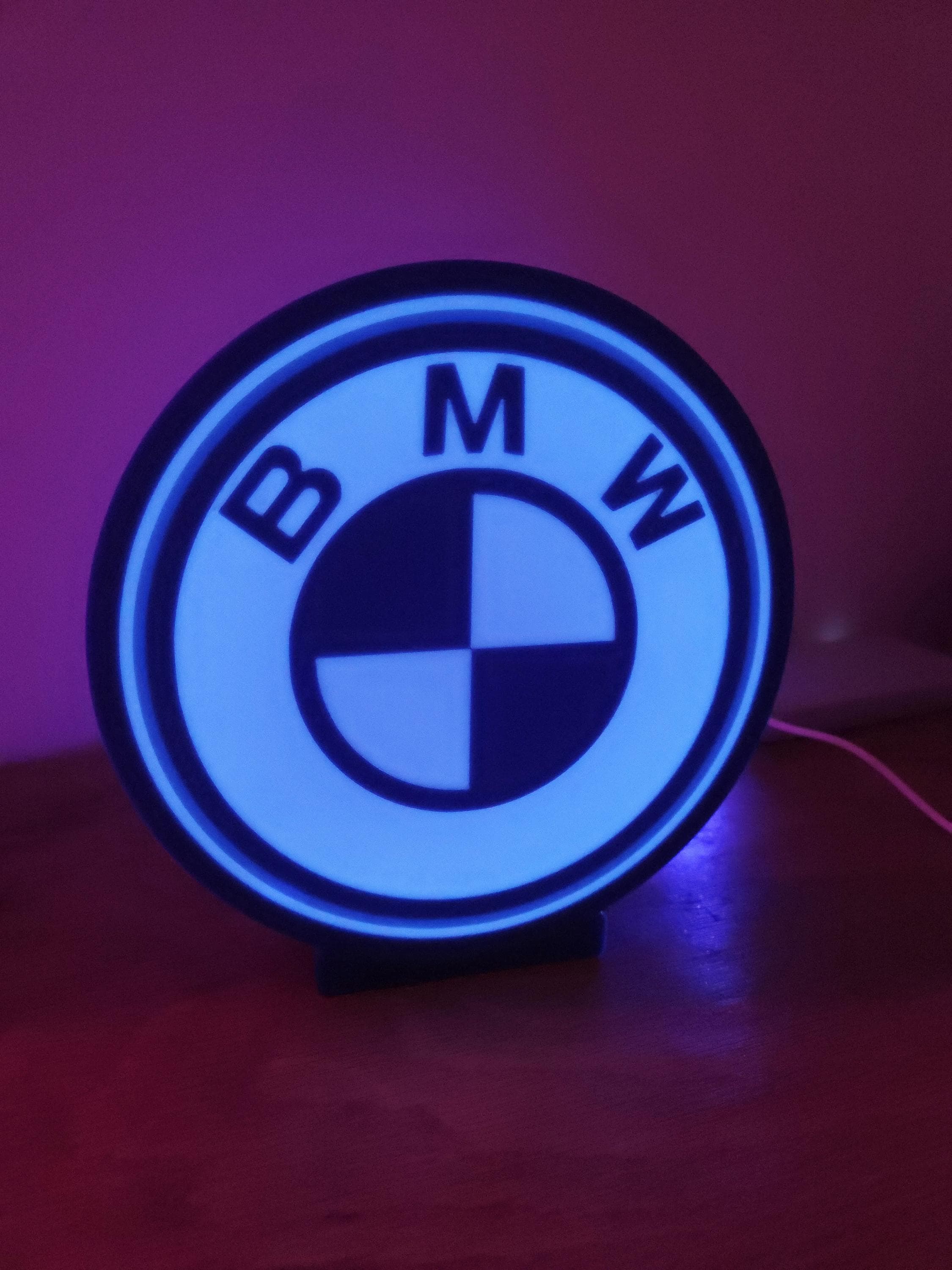 Lampe Logo personnalisée | Veilleuse “glow in the dark” | Intensité réglable | LED COB | Déco chambre / bureau / garage