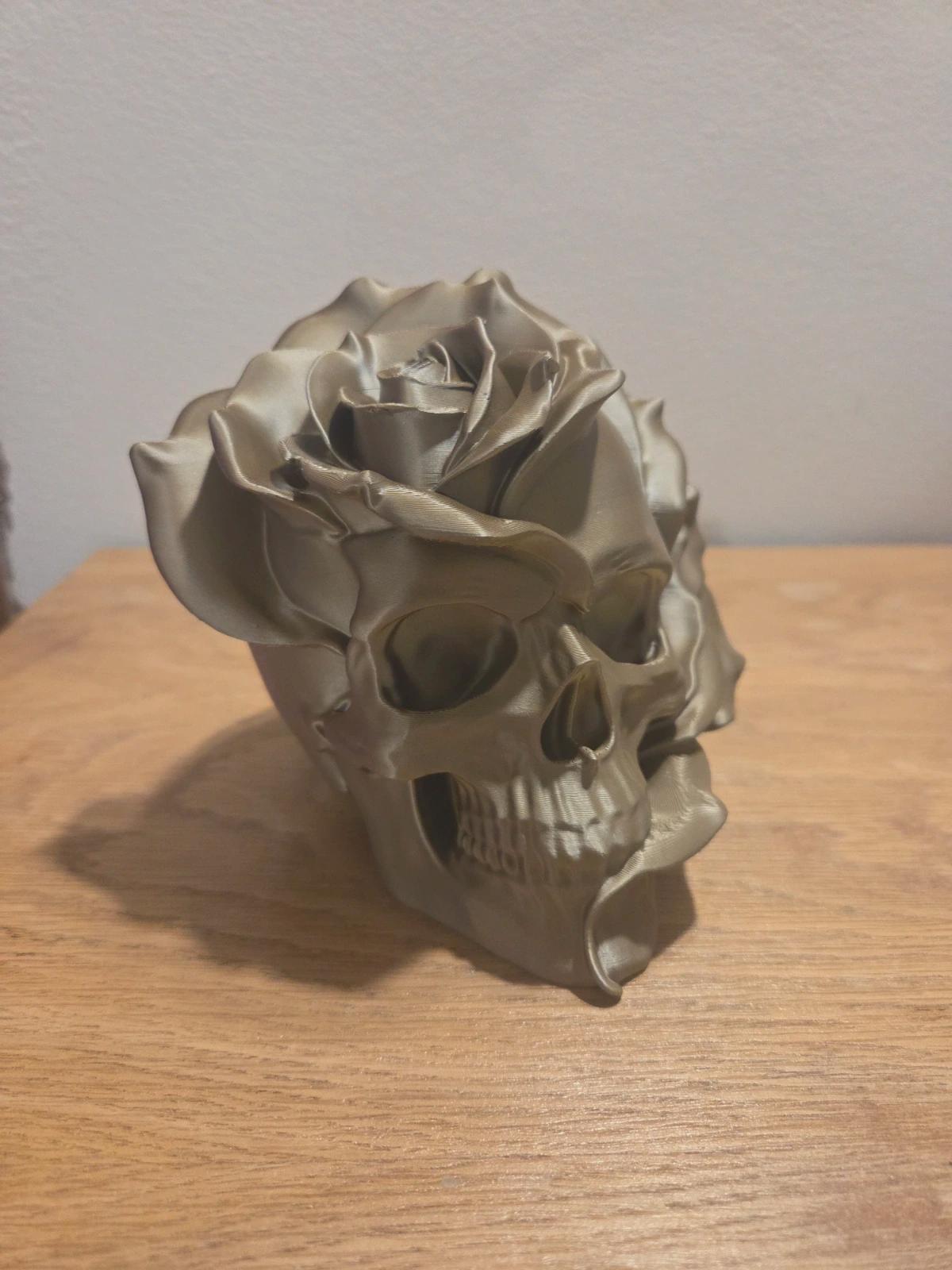 Crâne décoratif rose gothique – Sculpture romantique sombre – Décoration alternative – Impression 3D artistique