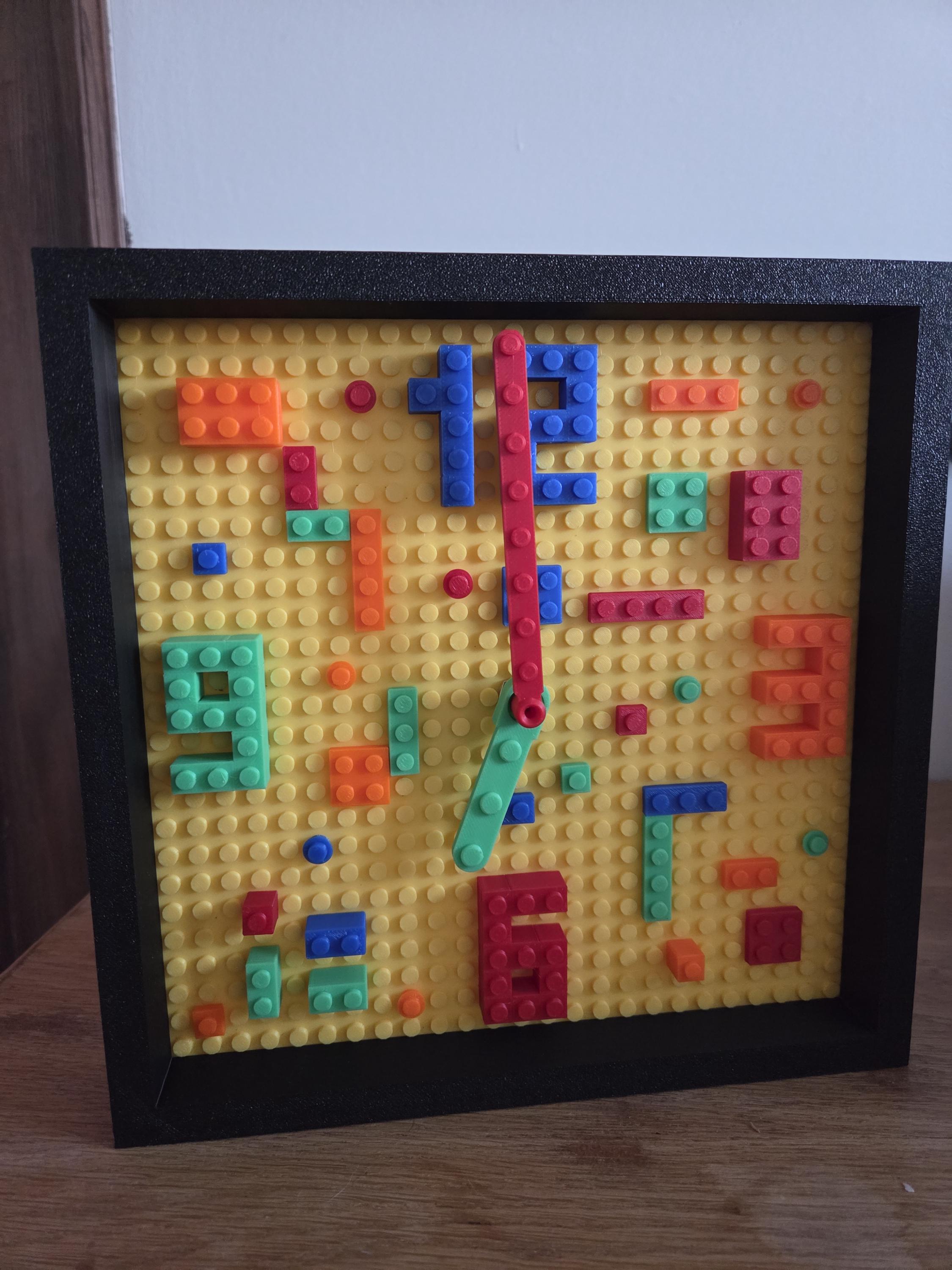 Horloge murale style briques colorées – Déco chambre enfant – Horloge design ludique – Cadeau original – Impression 3D