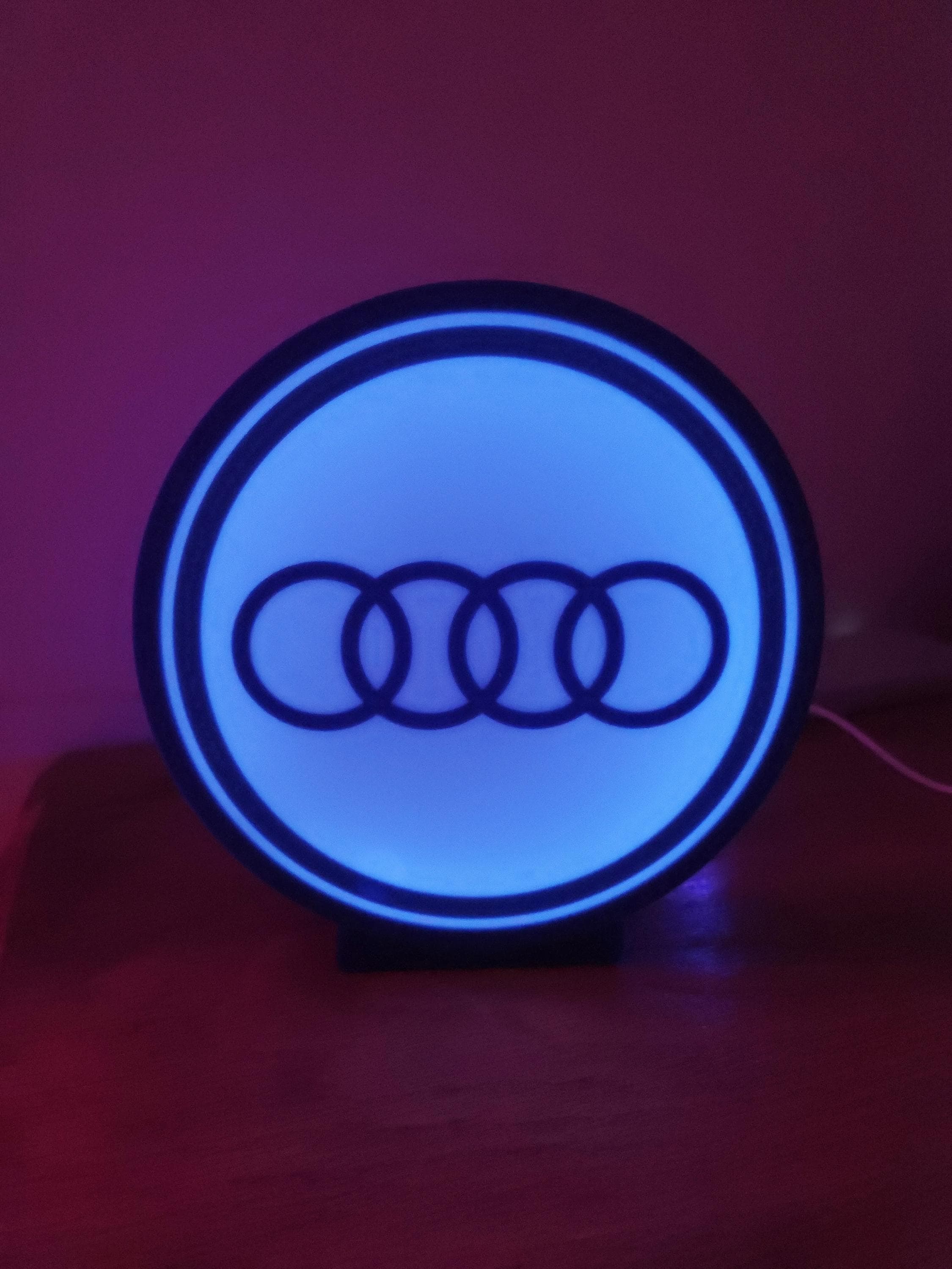 Lampe Logo personnalisée | Veilleuse “glow in the dark” | Intensité réglable | LED COB | Déco chambre / bureau / garage