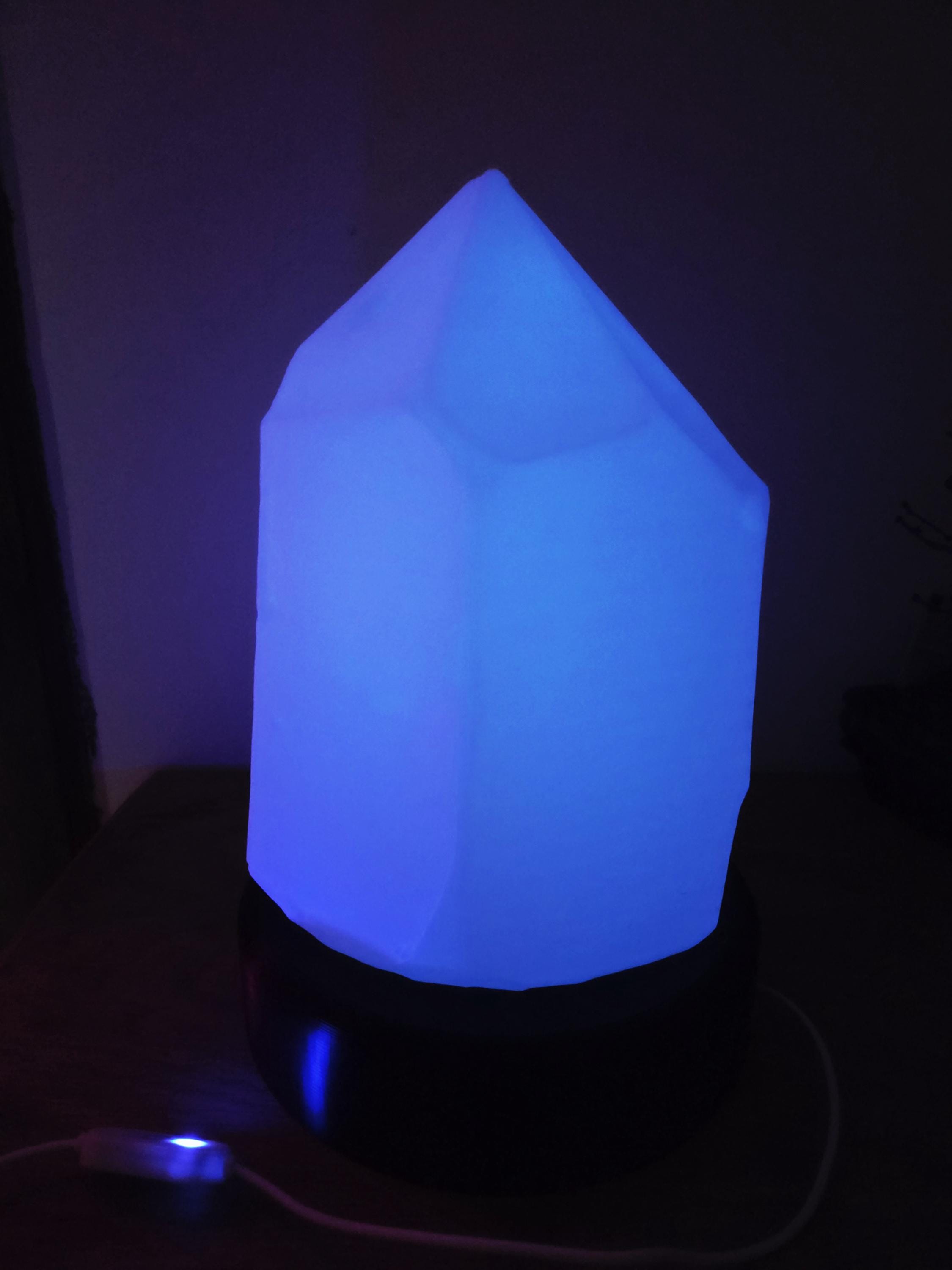 Lampe Cristal LED 3D – Veilleuse Quartz Lumineux Bleu Fluorescent – Lampe Gaming / Déco Mystic – Lumière Ambiance Réglable – Cadeau Original
