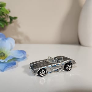 Hot Wheels &#39;58 Corvette Coupe Convertible Engine Revealers Metallic Grey Diecast Car Vehicle with Opening Hood 2007 Birthday Gift for Him
