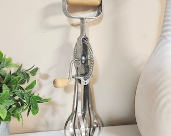 Vintage Ekco Egg Beater Hand Mixer Natural Wood Handle USA Retro Kitchen Pancakes Cake batter Gift