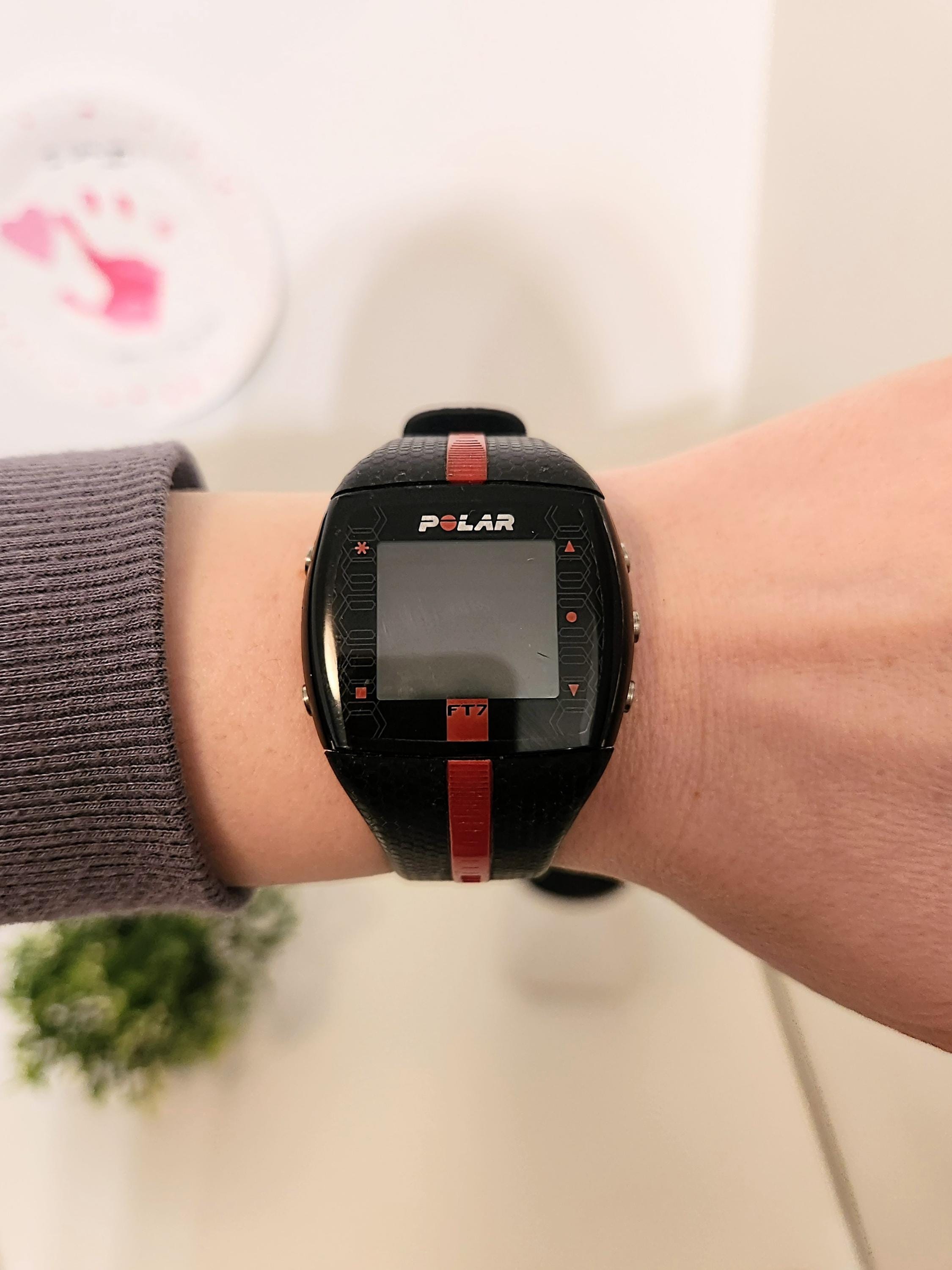 Orologio cardiofrequenzimetro da uomo POLAR FT7 con cinturino nero