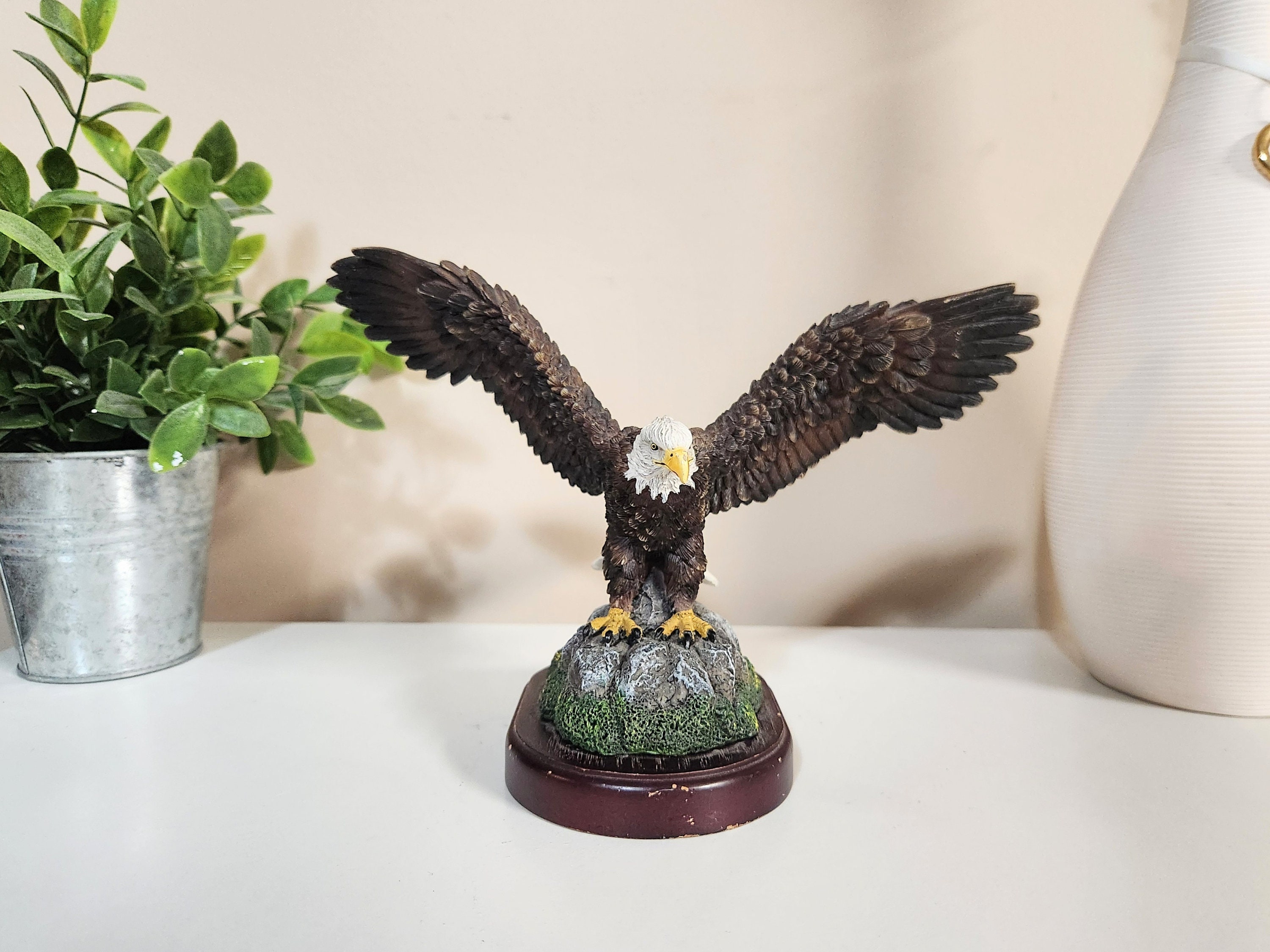 ヴィンテージの白頭鷲の像/置物 - Etsy 日本
