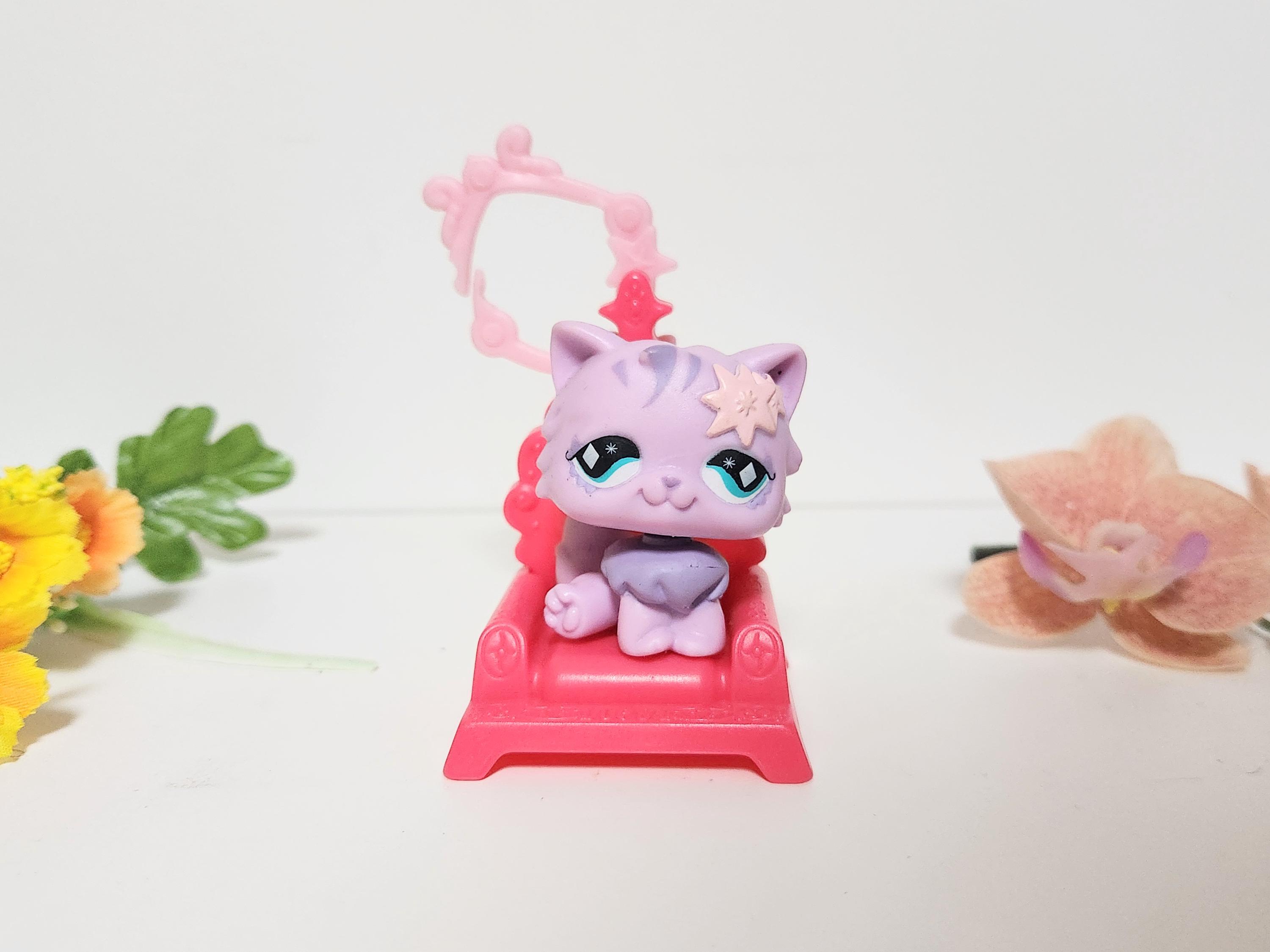 Littlest Pet Shop Persian Cat 693-purple Kitty W Flower on Pink