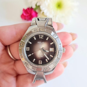 Relic Vince Men's ZR11607 Watch Day/Date Silver-Tone Heavy Duty Stainless Steel Wristwatch