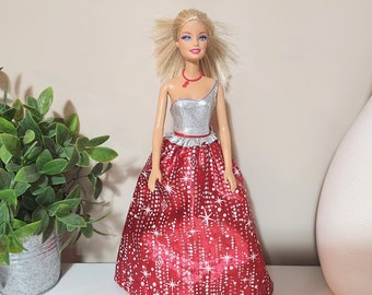 Vintage 1990s Mattel Barbie Puppe Rot und Silber Kleid Kleid w Halskette 1998 Barbie