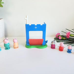 Peppa Pigs Treehouse & George&#39;s Fort Play Set w/ Characters-Nickelodeon PVC Kids Collectible Toy Action Figures-Gift for Kid/Toddler/Child