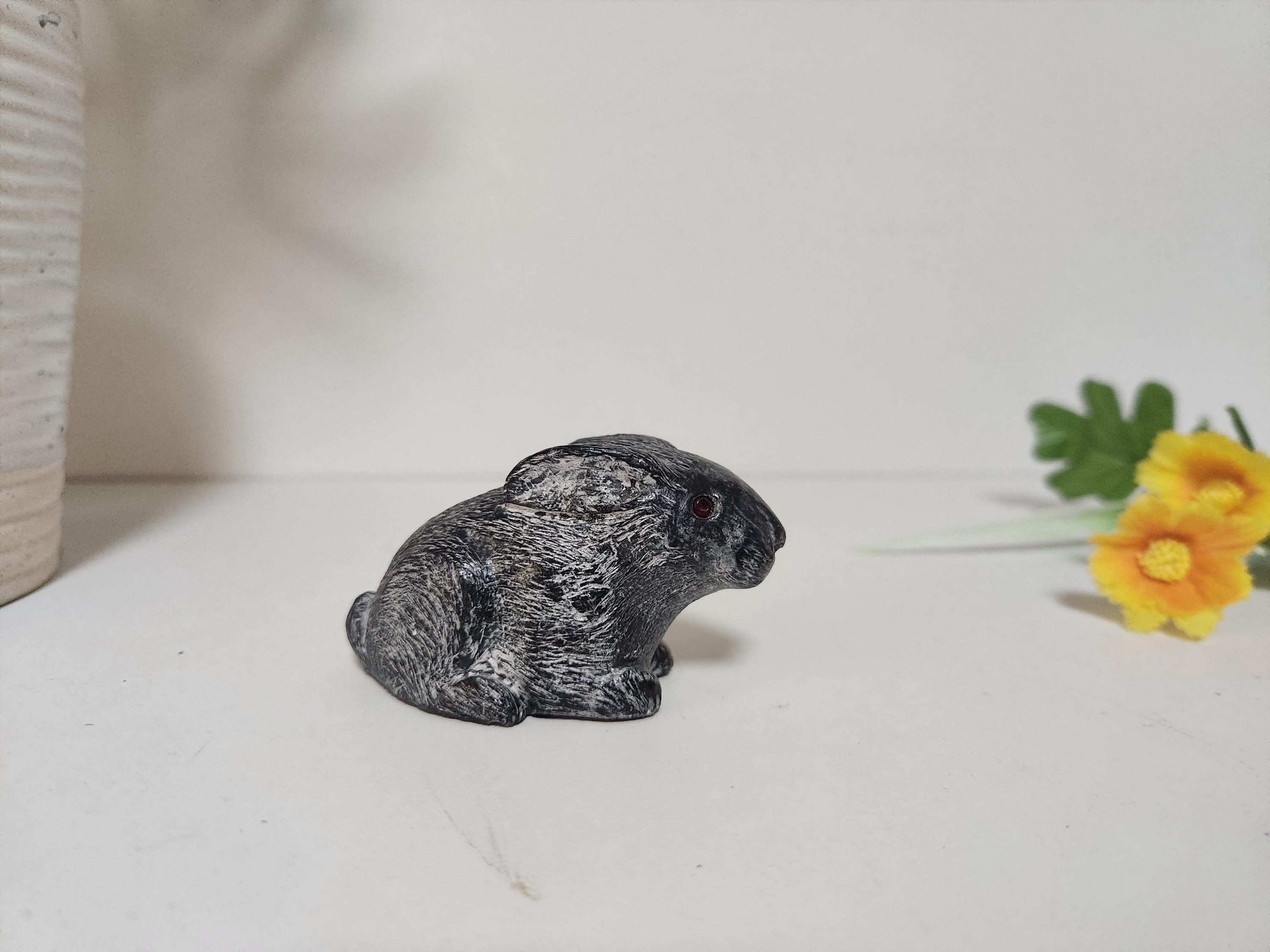 ヴィンテージ彫刻ソープストーンバニーウサギ-カナダA-WOLFイヌイット