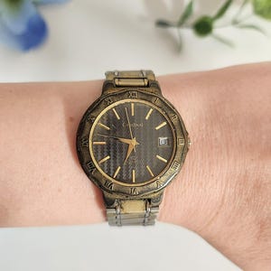 Reloj vintage con grabado de cardenal, día y fecha, tono dorado, plateado y latón, reloj de pulsera de cuarzo retro para hombre, accesorio de moda, regalo de Navidad para él o papá