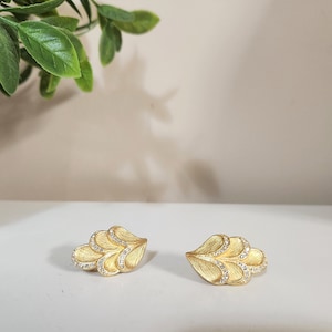 Vintage Oscar De La Renta Distressed Gold Tone Crystal Embellished Clip Earrings