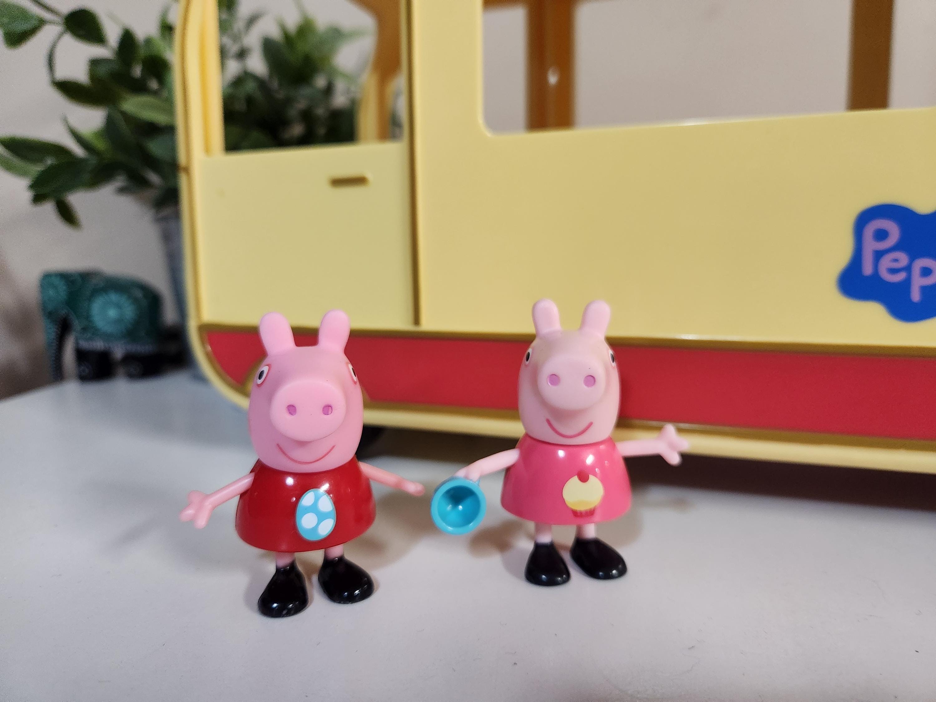 Peppa pig transforming camper van outlet